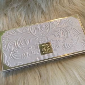 Used KVD Edge of reality eyeshadow palette